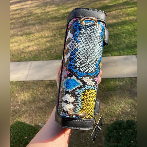 Black Multi Color Rainbow Snake Skin Reptile Print Convertible Purse Belt Bag - Picture 8 of 15